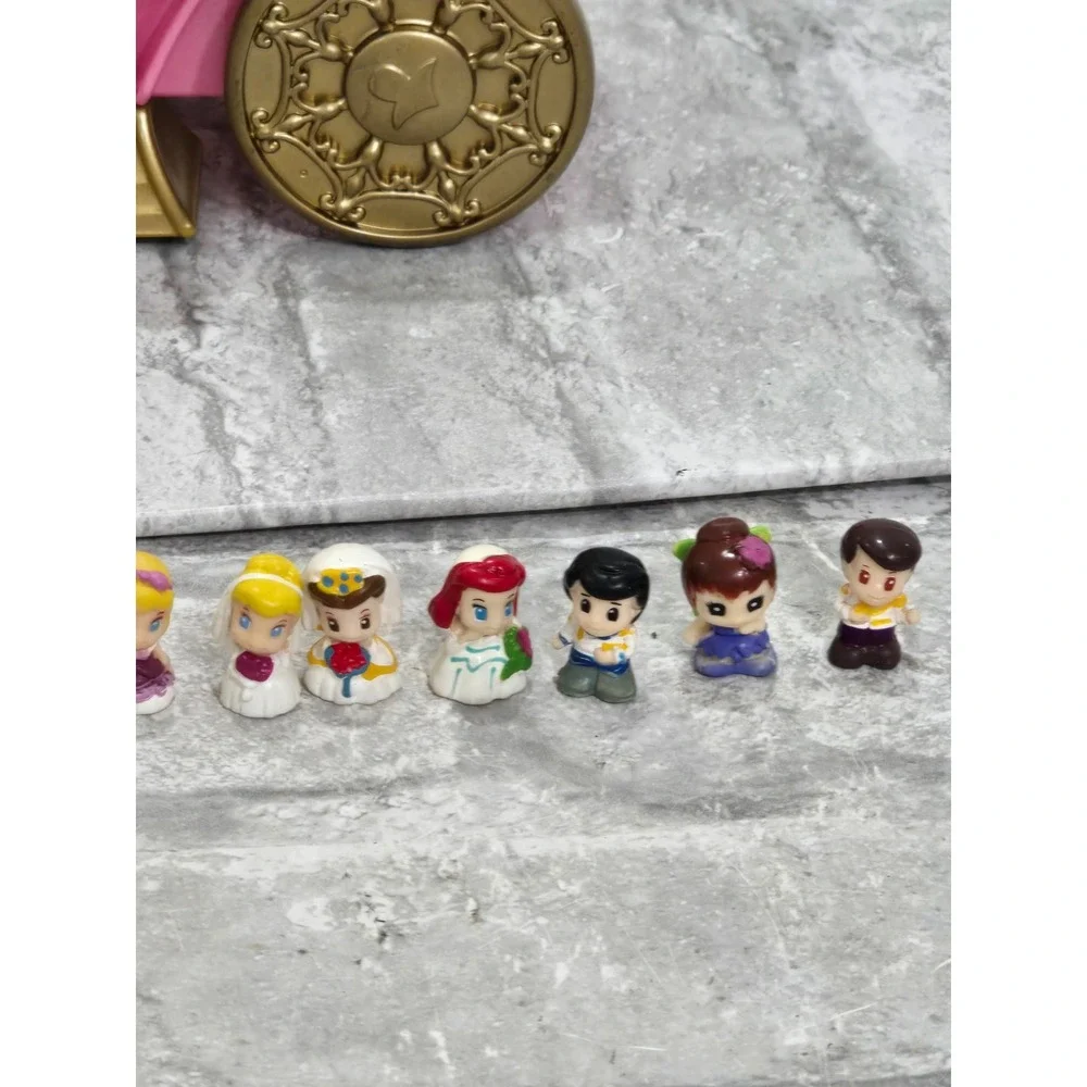 Squinkies Disney Celebration Princess Coach Dispenser 13 Figures 3 coins